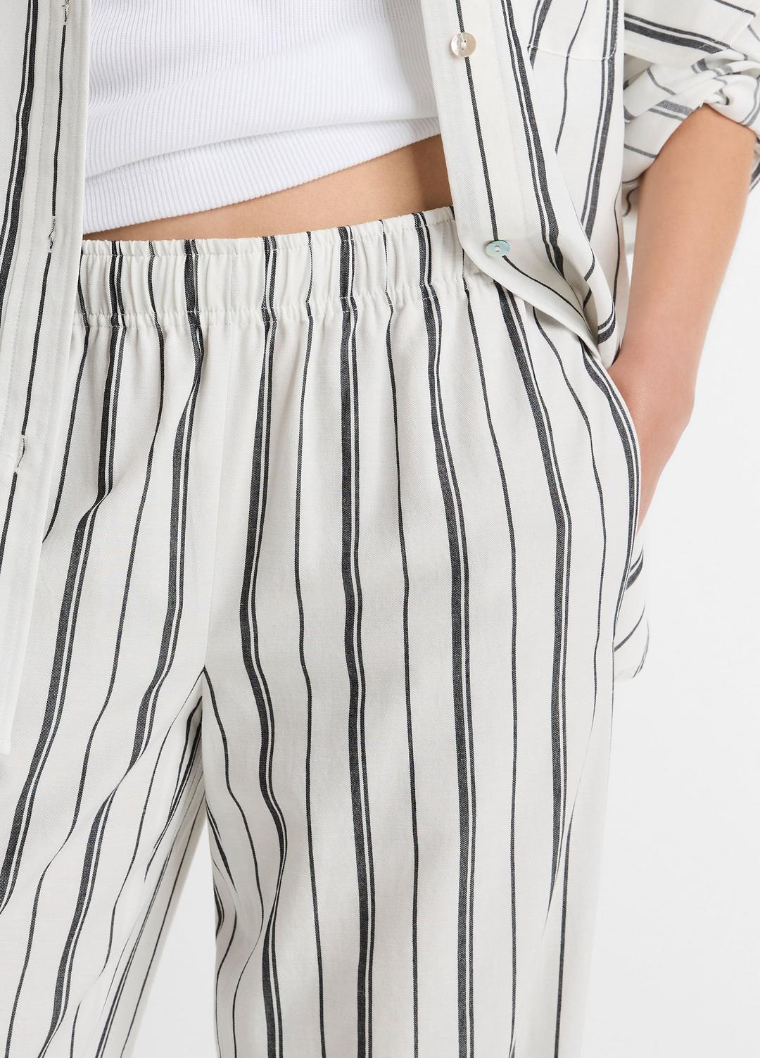Resort Stripe Pull-On Pant in Wide Leg - WHITE/BLACK | VINCE Women