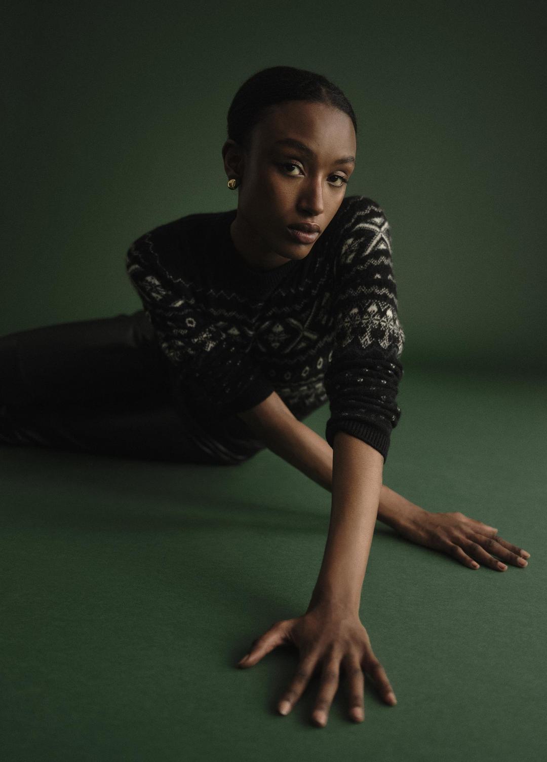 Fair Isle Plush Cashmere Sweater in Crew Neck - BLACK/WHITE COMBO | VINCE Women