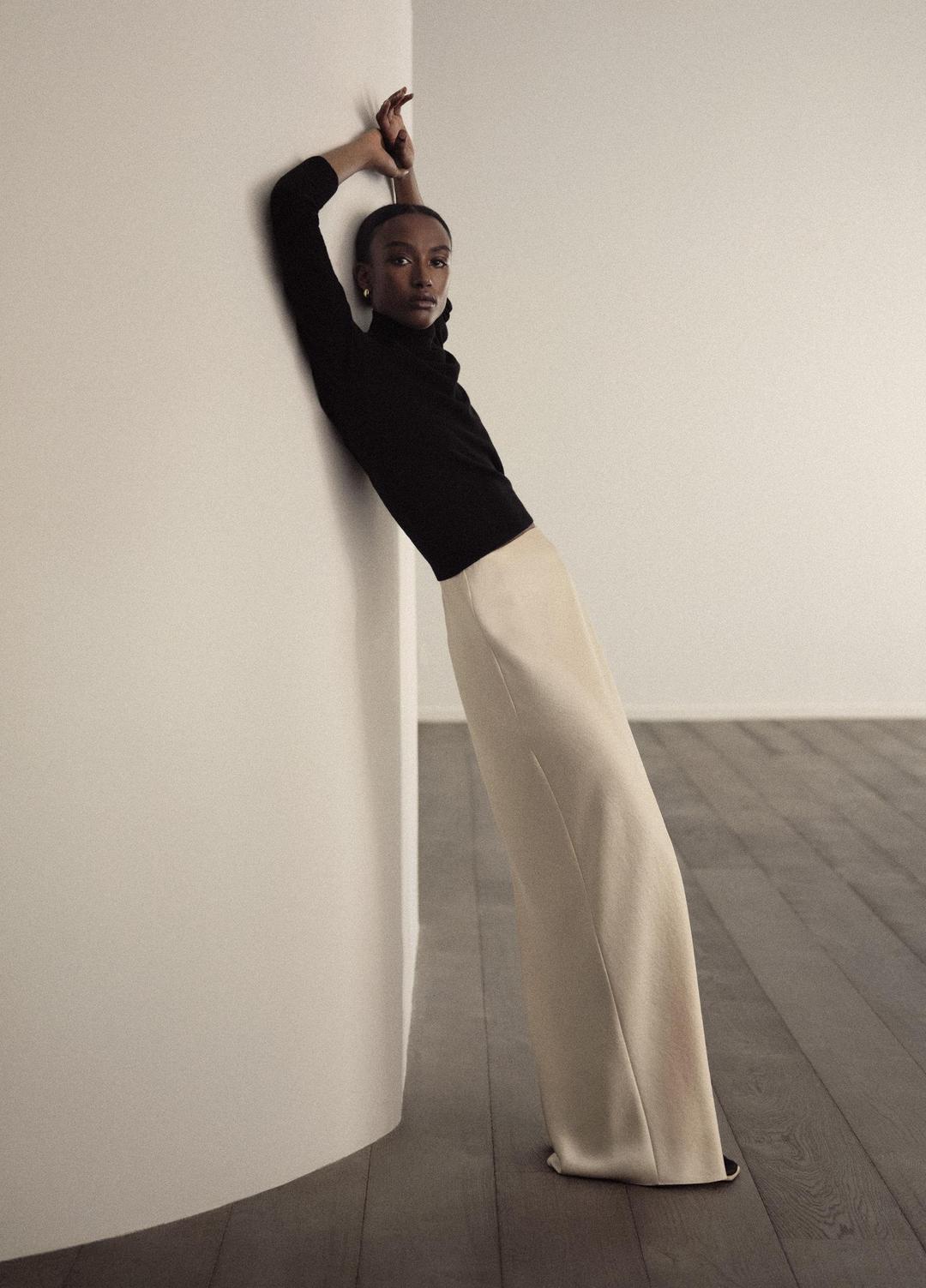 Cashmere Turtleneck Sweater in Turtleneck - BLACK | VINCE Women