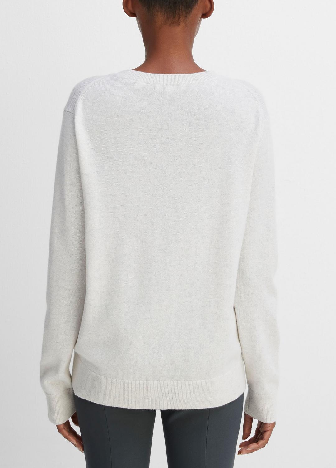 Cashmere Weekend V-Neck Sweater in V-Neck - HEATHER WHITE | VINCE Women