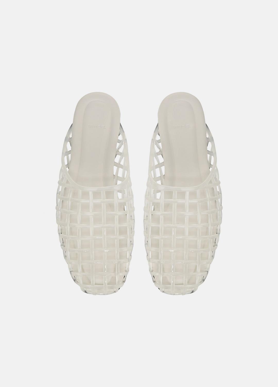 Barcelona Jelly Sandal in Sandals - CLEAR | VINCE Women