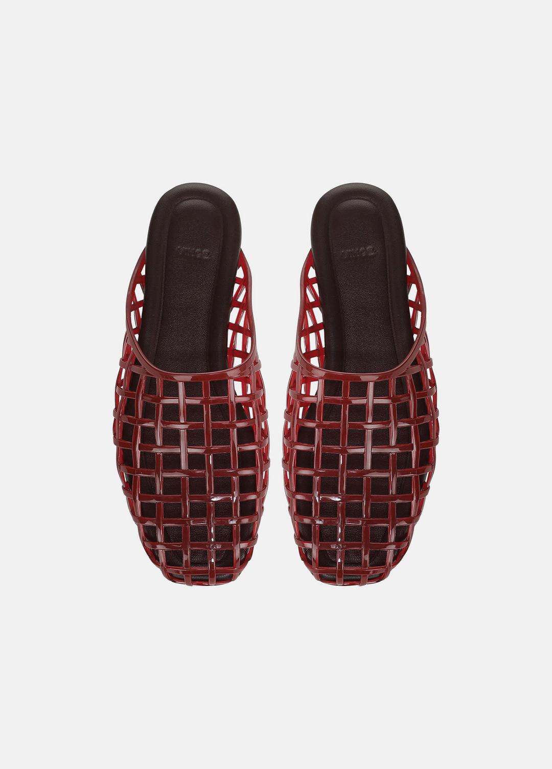 Barcelona Jelly Sandal in Sandals - POPPY RED | VINCE Women