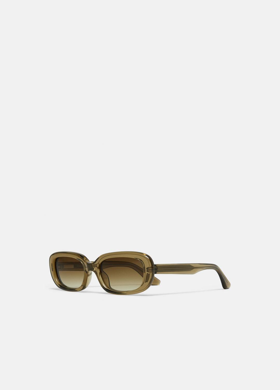 Chimi 12 Sunglasses in Sunglasses - GREEN | VINCE Women/Men