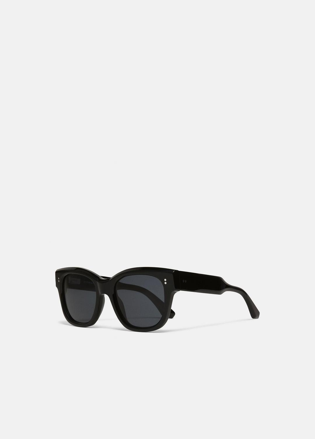 Chimi 07 Sunglasses in Sunglasses - BLACK | VINCE Women/Men