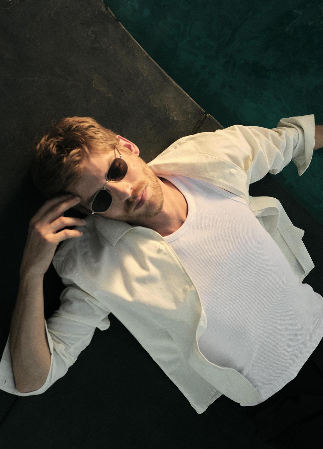 Cotton Chambray Button-Front Shirt in Long Sleeve - OFF WHITE | VINCE Men