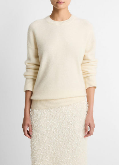VINCE Women Plush Cashmere Crew Neck Sweater in Crew Neck OFF WHITE
