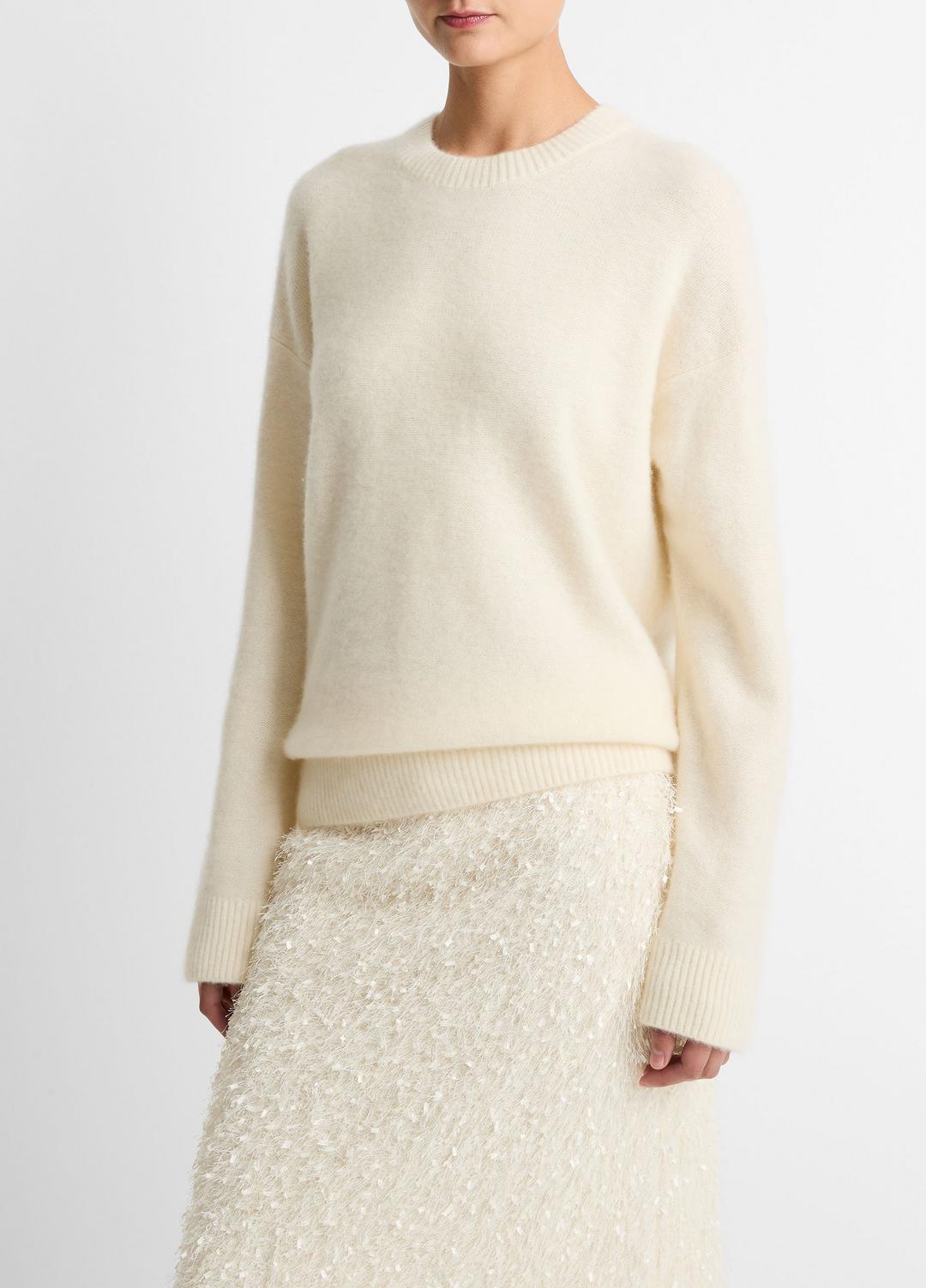 VINCE Women Plush Cashmere Crew Neck Sweater in Crew Neck OFF WHITE