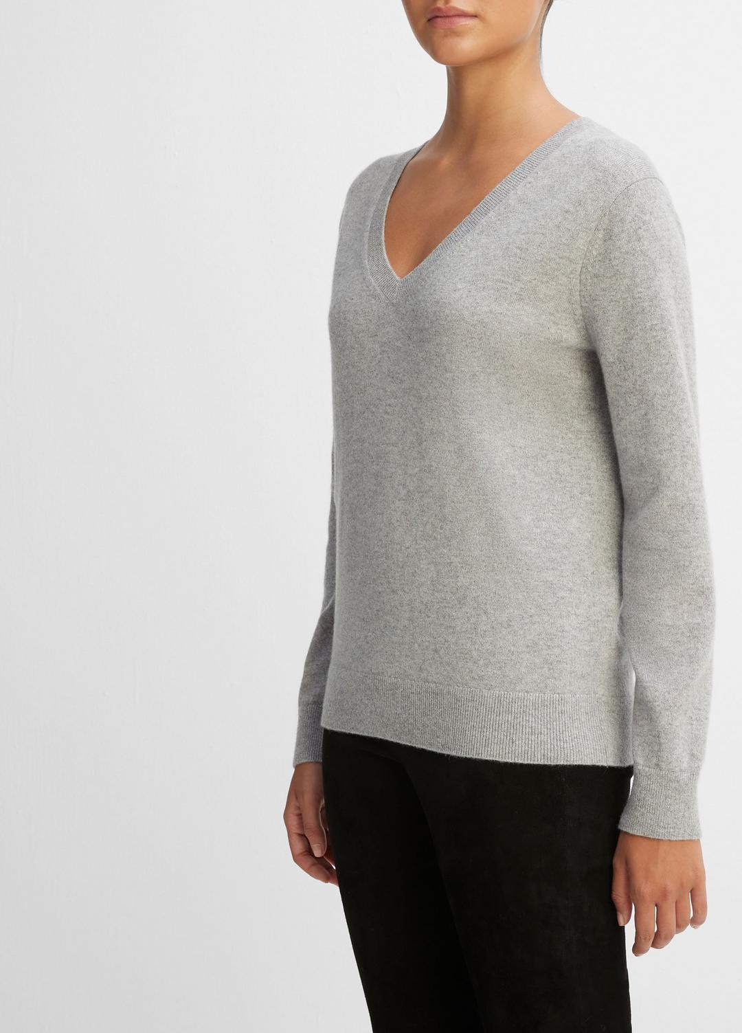 VINCE Women Cashmere Weekend V-Neck Sweater in V-Neck HEATHER STEEL
