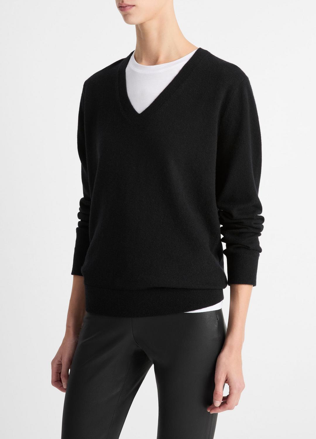 VINCE Women Cashmere Weekend V-Neck Sweater in V-Neck BLACK