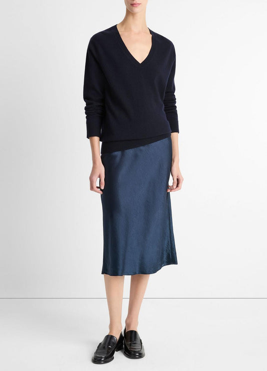 VINCE Women Cashmere Weekend V-Neck Sweater in V-Neck COASTAL BLUE