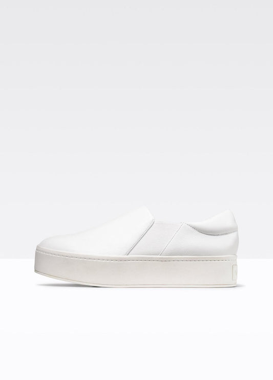 VINCE Women Leather Warren Sneaker in Sneakers PLASTER