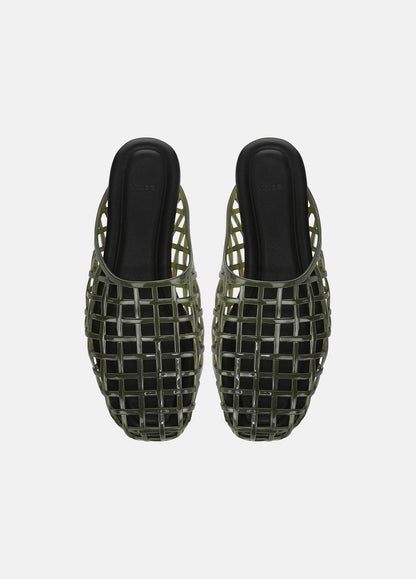 VINCE Women Barcelona Jelly Sandal in Sandals CHIVE