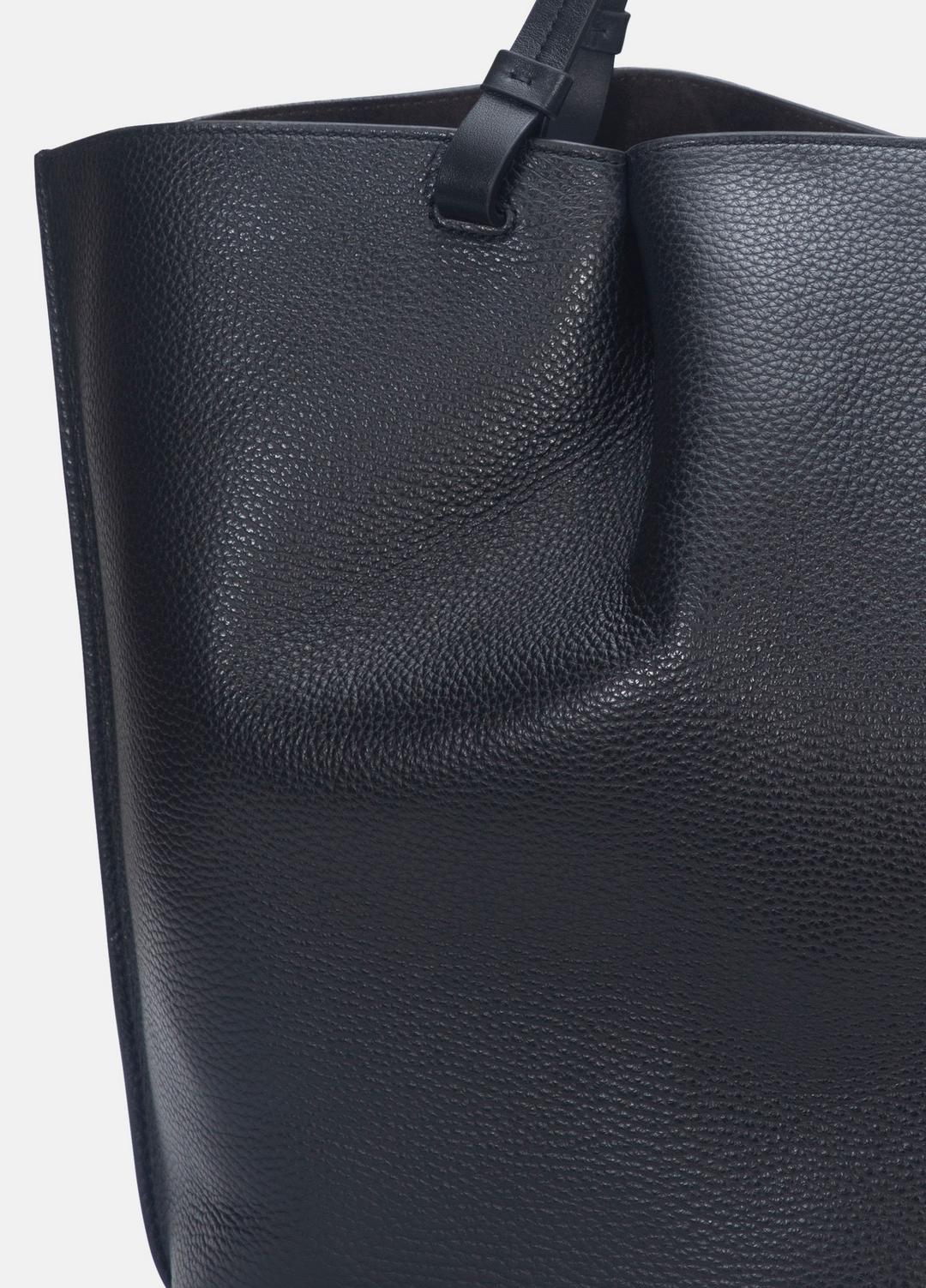 VINCE Women Ava Leather Tote in Handbags BLACK