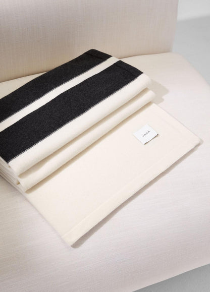 VINCE Women Cashmere Jersey Stripe Throw in Pillows & Blankets BLANC