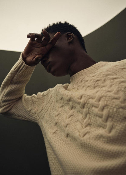 VINCE Men Airspun Merino Wool Cable-Yoke Sweater in Crew Neck LIGHT DUNE