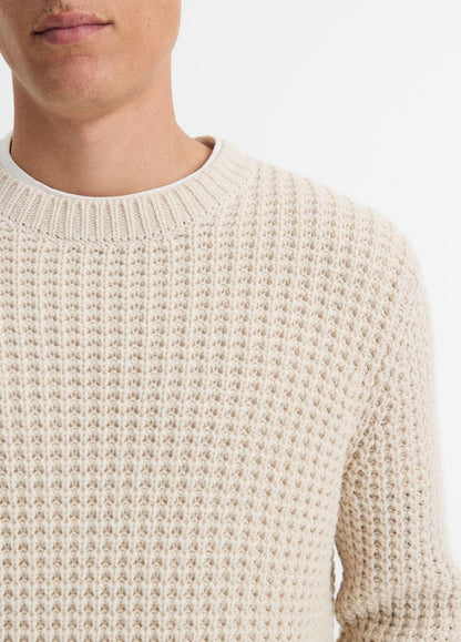 VINCE Men Macro-Waffle Crew Neck Sweater in Crew Neck PEBBLE WHITE