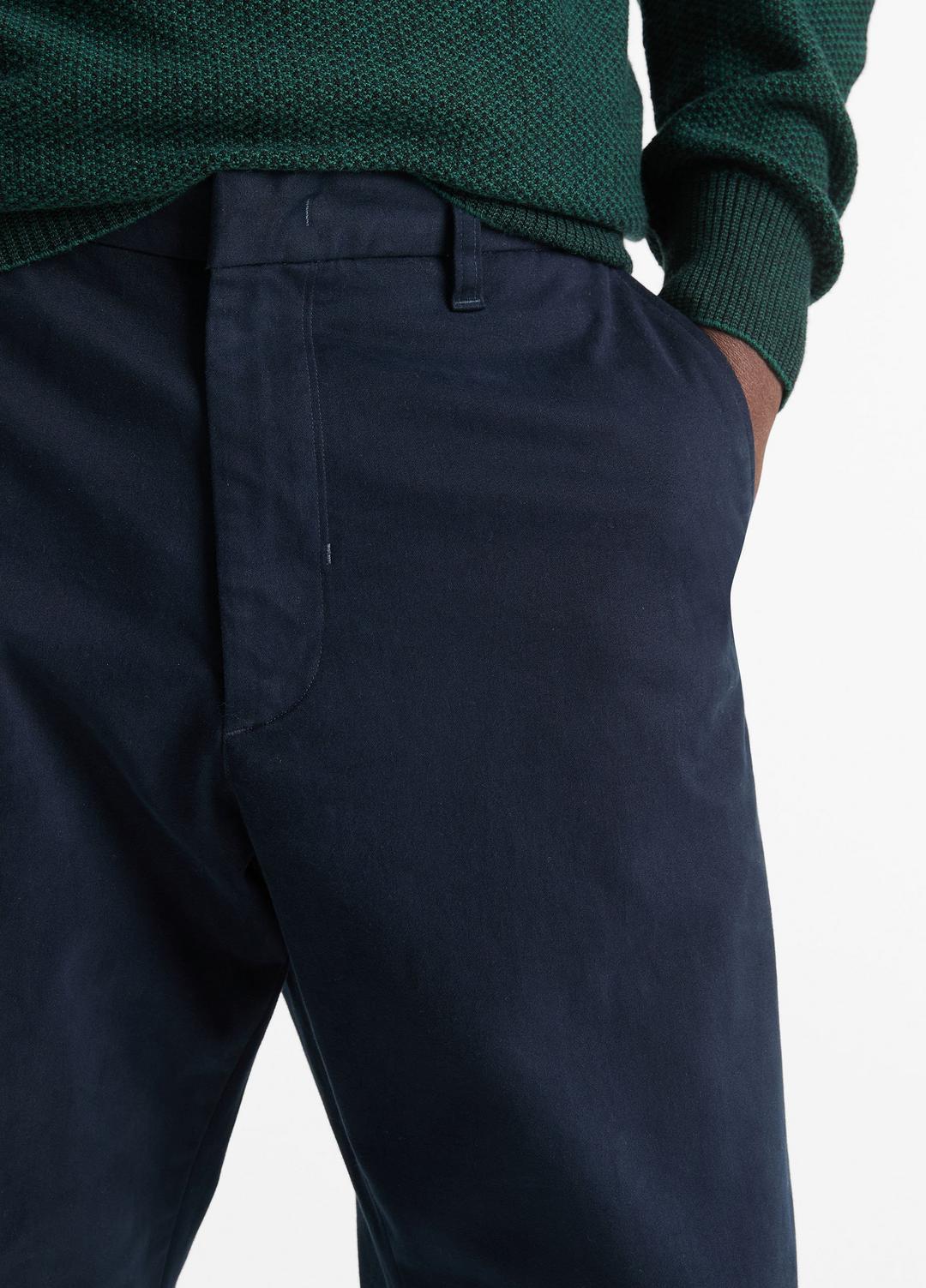VINCE Men Louie Relaxed Stretch-Cotton Pant in Trousers COASTAL BLUE