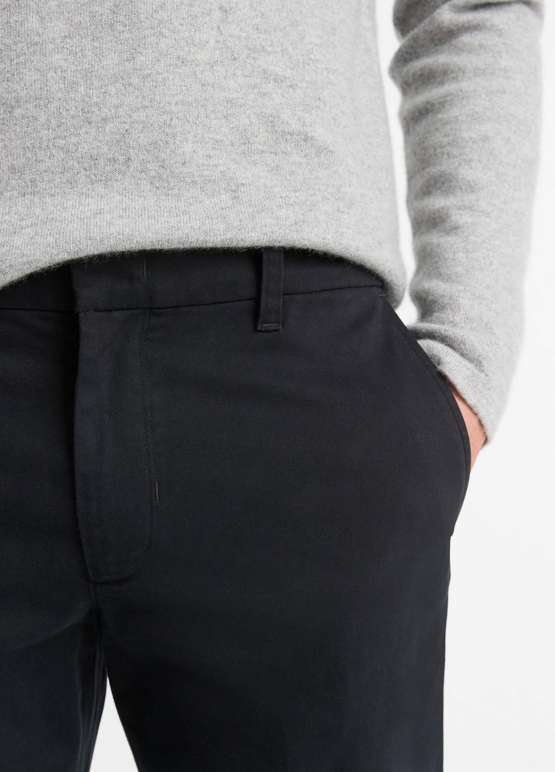 VINCE Men Dylan Slim Cotton Chino Pant in Trousers BLACK