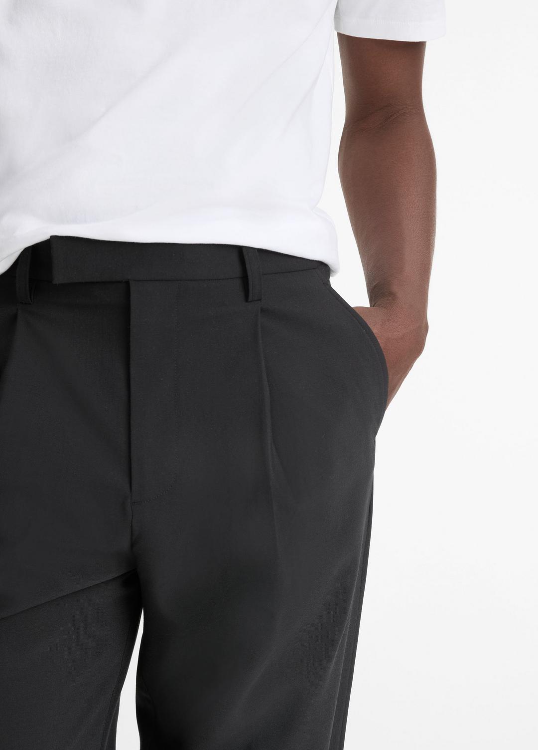 VINCE Men Louie Relaxed Pleated Trouser in Trousers BLACK