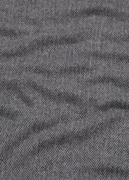 VINCE Men Herringbone Cashmere Scarf in Scarves & Hats WHITE/BLACK